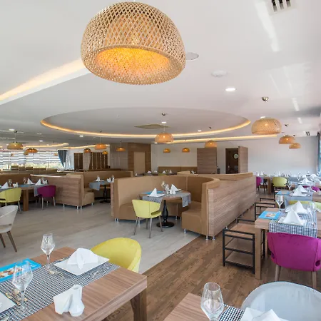 Aquamarin & מלון