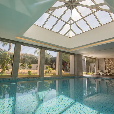 Aquamarin & מלון