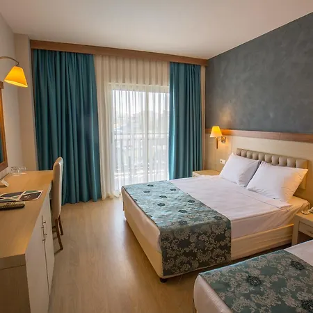 מלון Aquamarin &