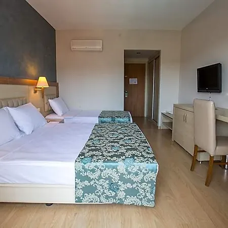 Aquamarin & מלון 4*